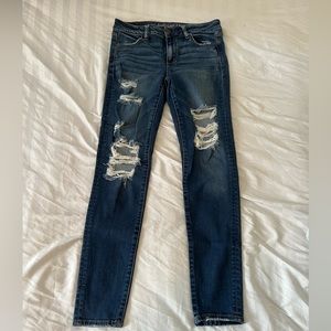 American Eagle ripped skinny jeans great condition